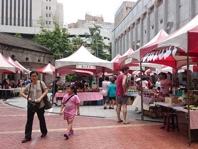 田裡有腳印市集